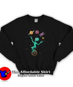 Funny Alien Juggling Planets Space Unisex Sweatshirt