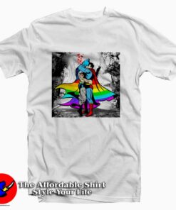 Kissing Romantic Batman and Superman T-shirt