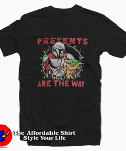 Disney The Mandalorian Christmas Presents T-shirt
