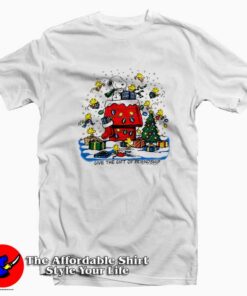 Vintage Peanuts SNOOPY Christmas Tshirt
