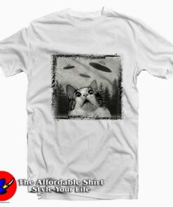 Funny Cat And Ufo Graphic Unisex T-Shirt