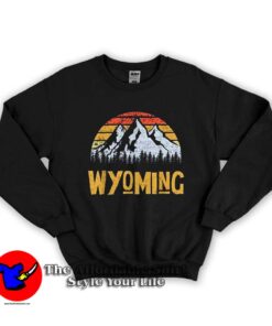 Vintage Retro Wyoming US Mountain State Sweatshirt
