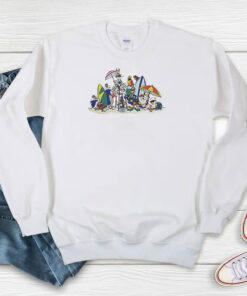 Vintage Looney Tunes Beach Scene Sweatshirt