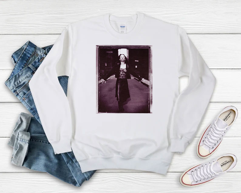 Vintage Tori Amos To Venus And Back Sweatshirt 510x408 image Vintage Tori Amos To Venus And Back Sweatshirt 510x408 Vintage Tori Amos To Venus And Back Sweatshirt